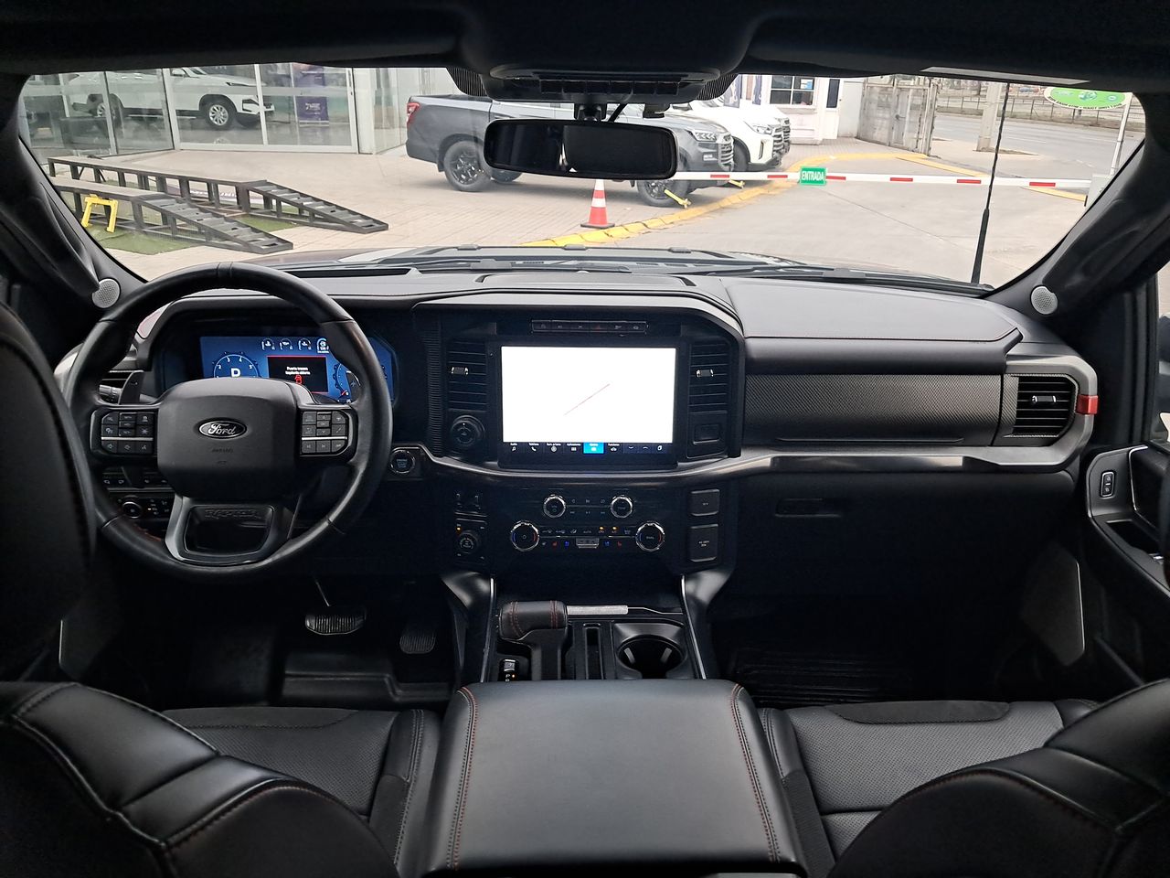 Ford F-150 Raptor — foto 32 de 34
