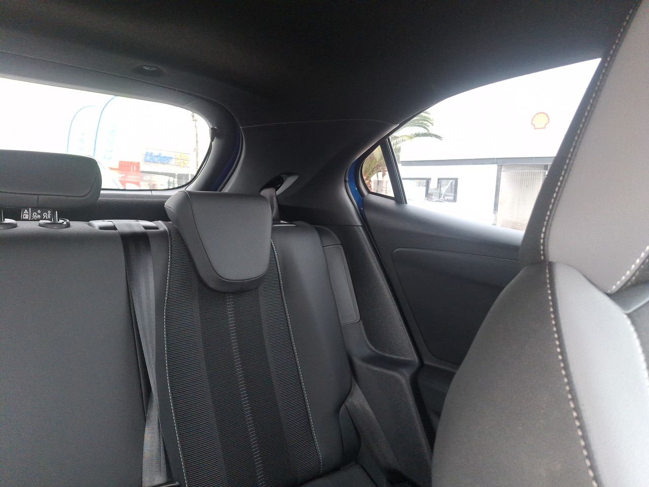 Opel Mokka — foto 15 de 31