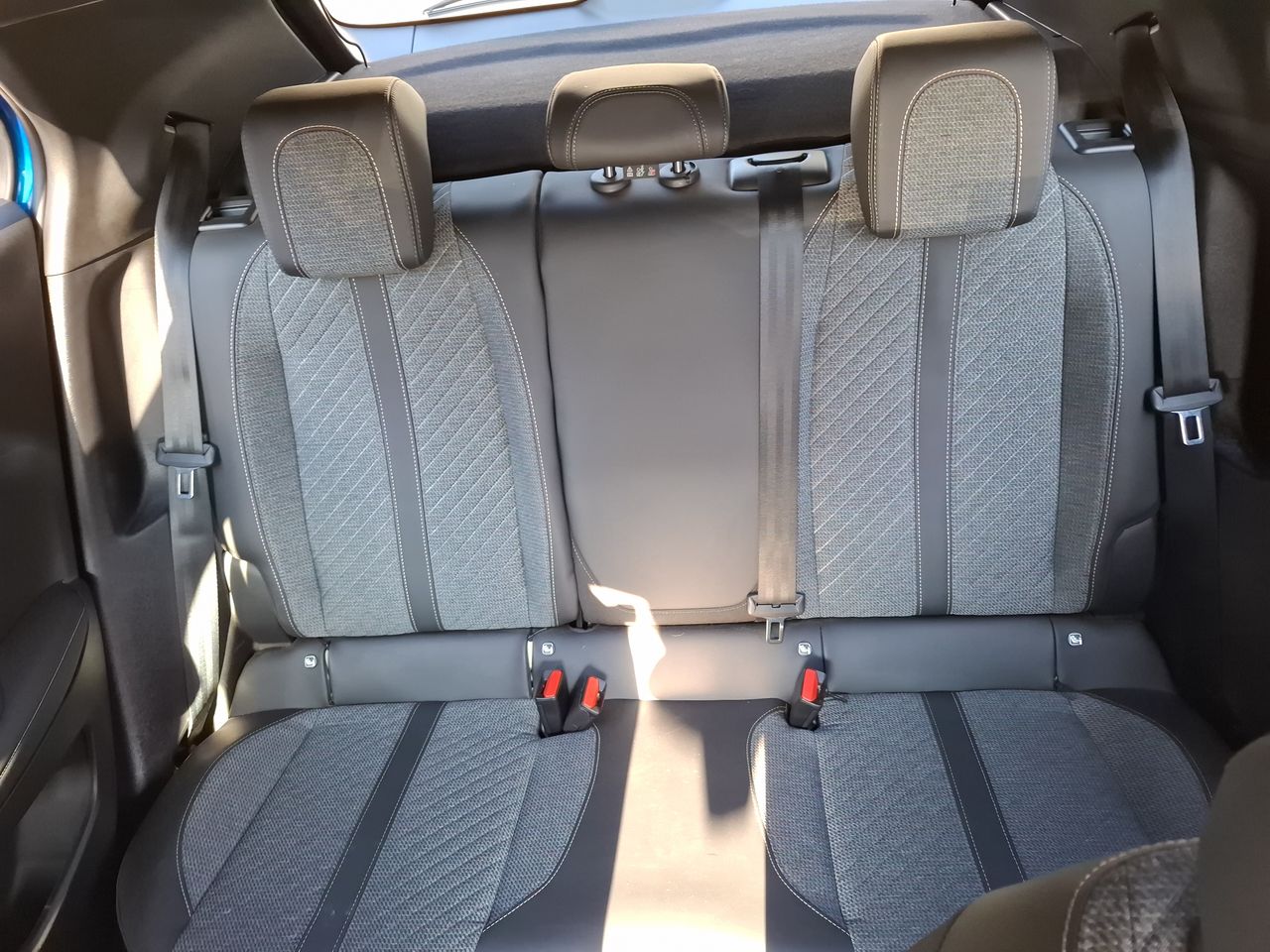 Peugeot 2008 — foto 35 de 36