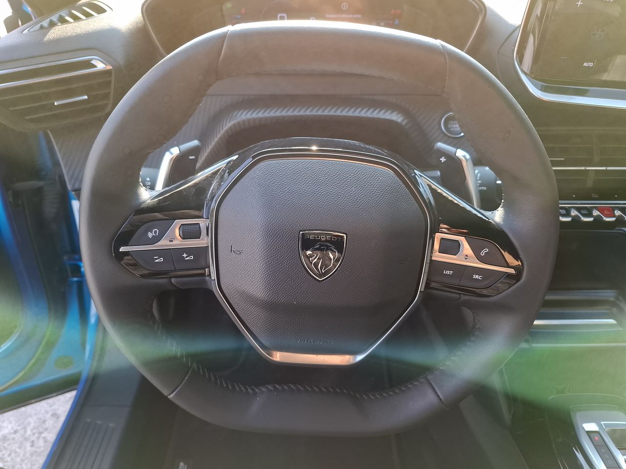 Peugeot 2008 — foto 25 de 36