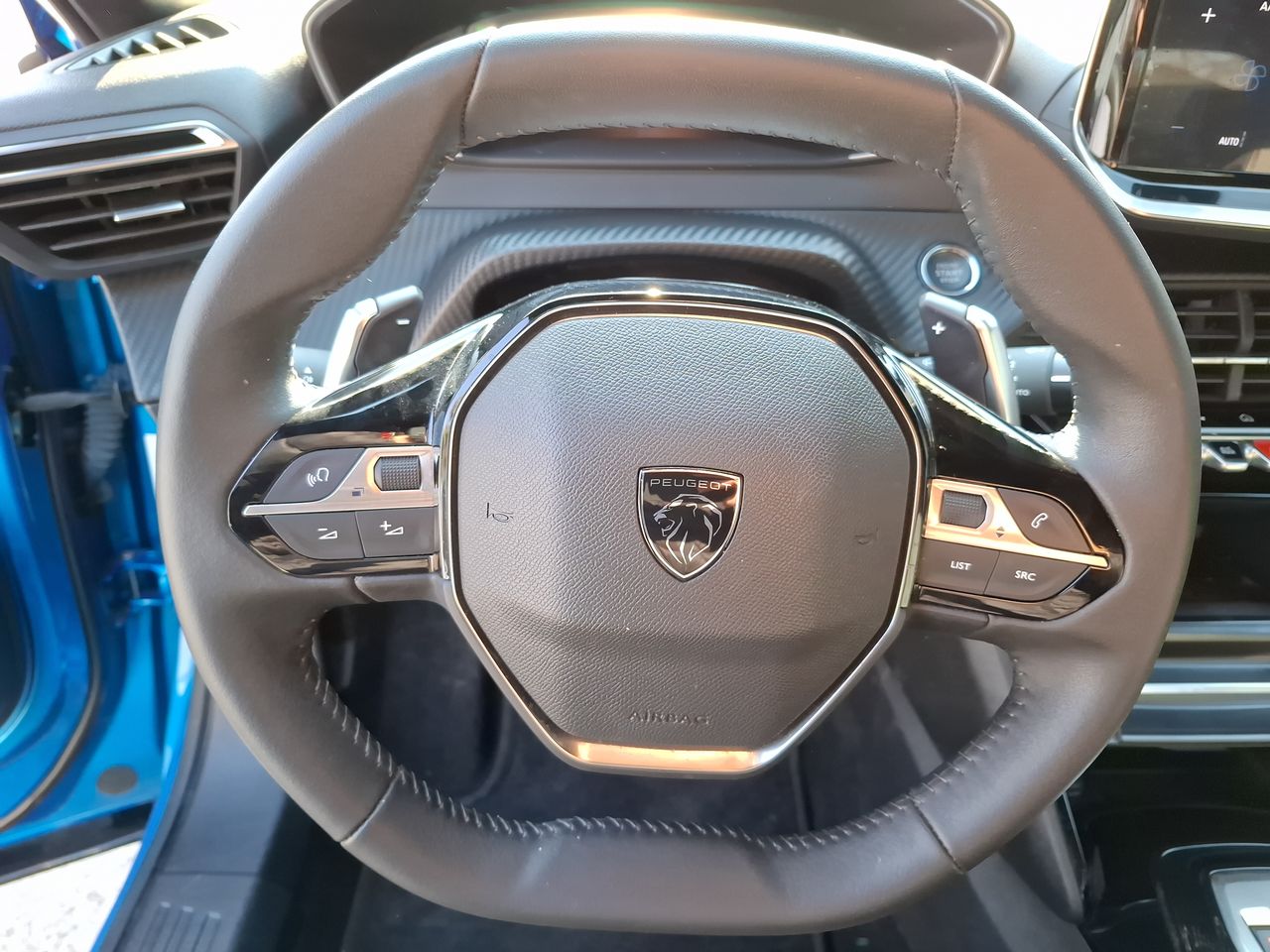 Peugeot 2008 — foto 26 de 36