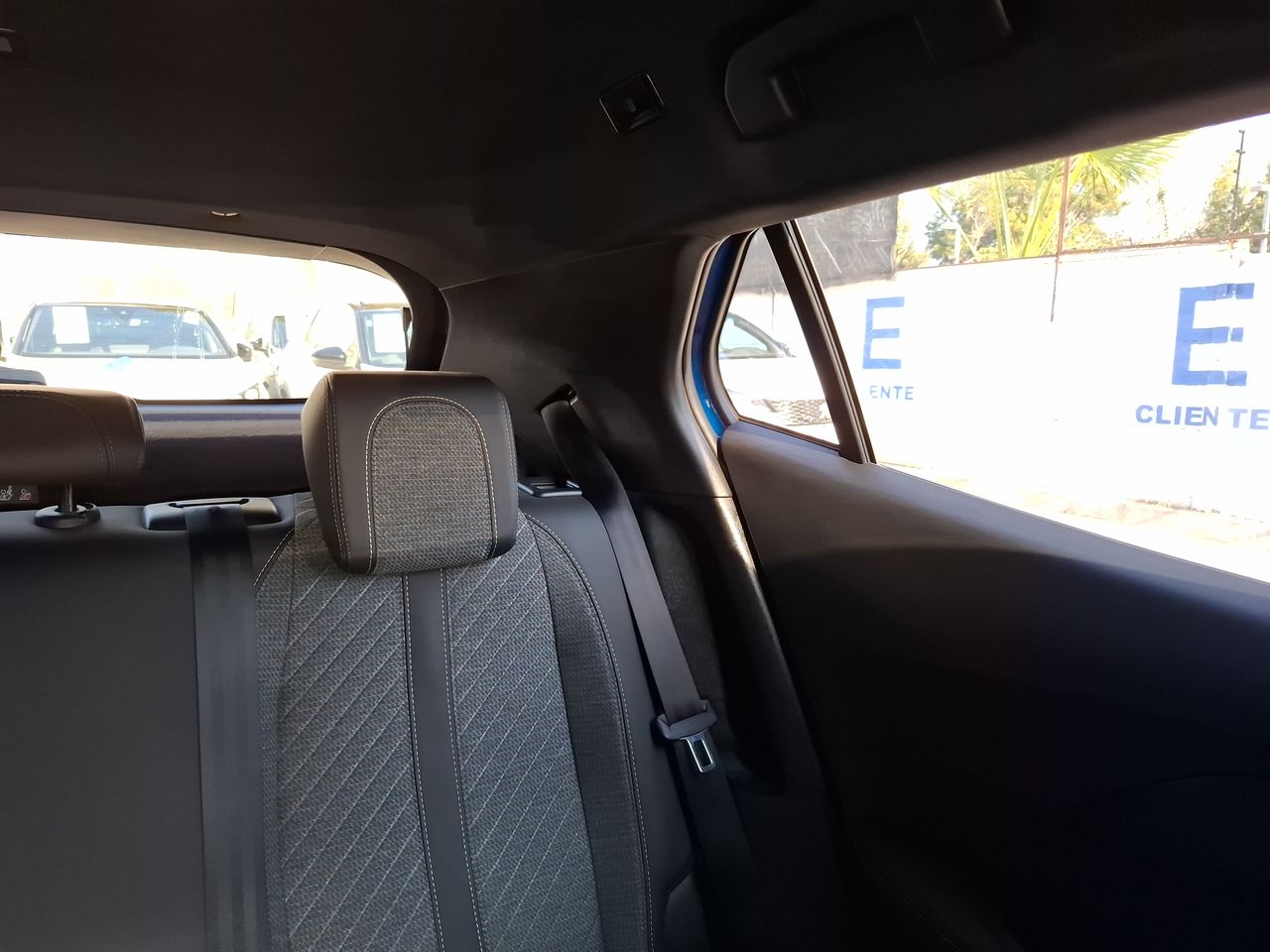 Peugeot 2008 — foto 17 de 36