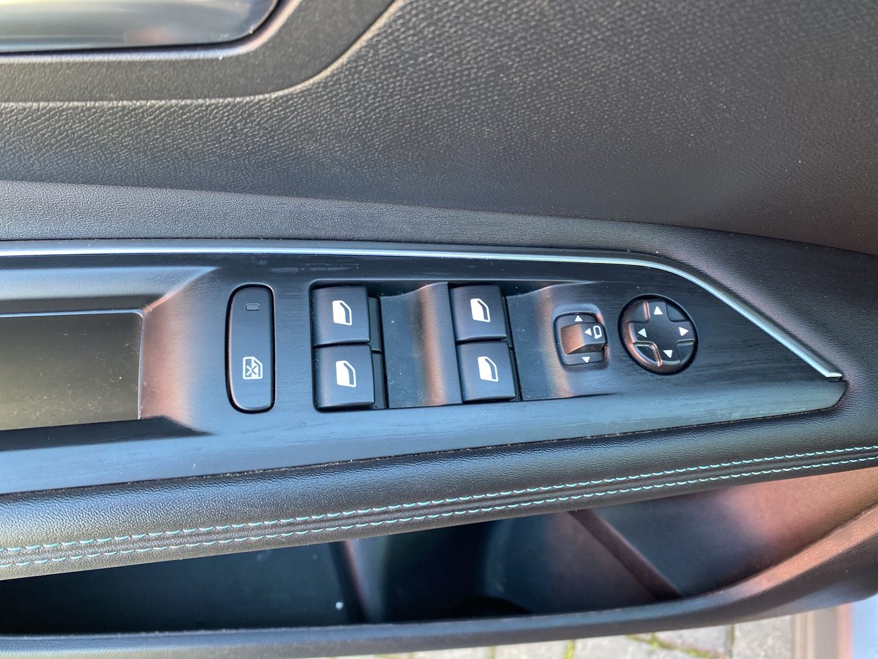 Peugeot 3008 — foto 22 de 35