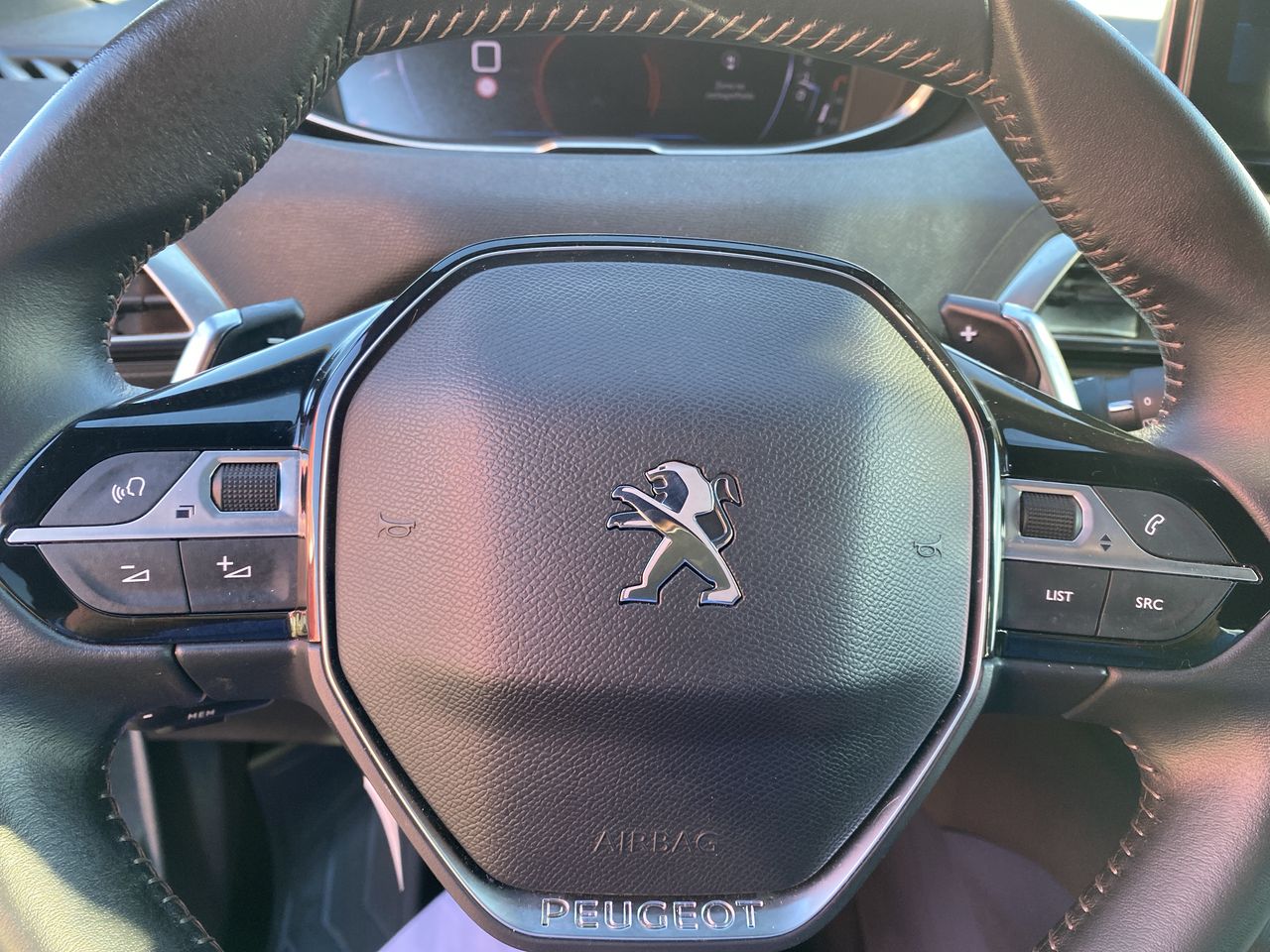 Peugeot 3008 — foto 26 de 35