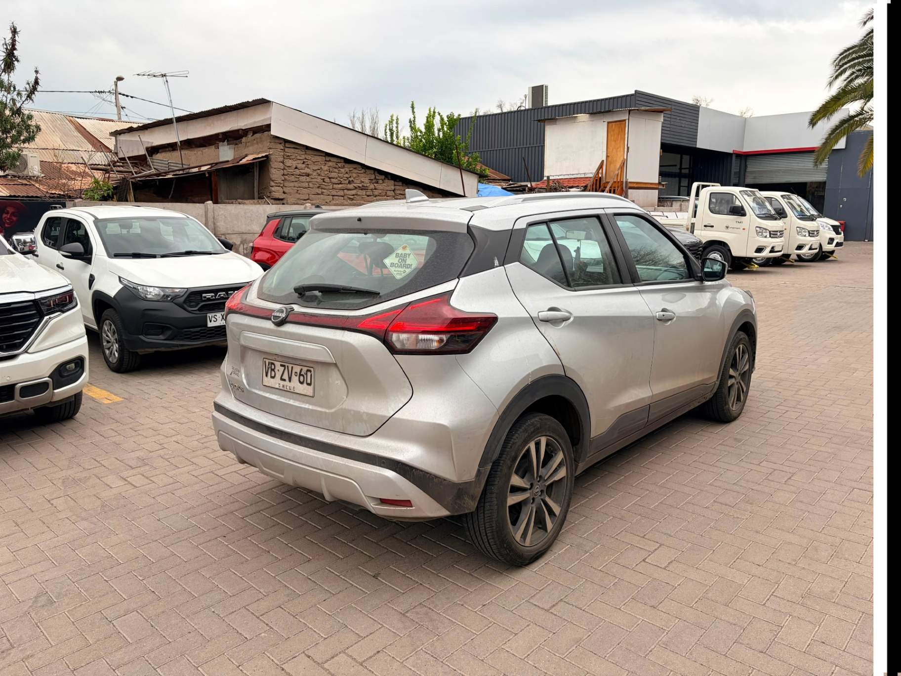 NISSAN - 4
