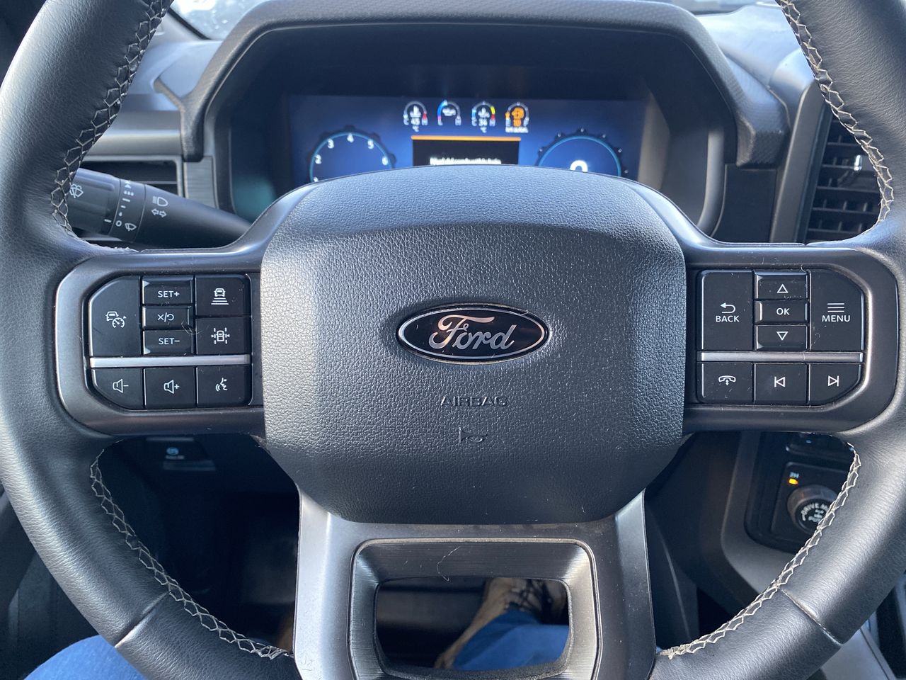 Ford F-150 — foto 27 de 35