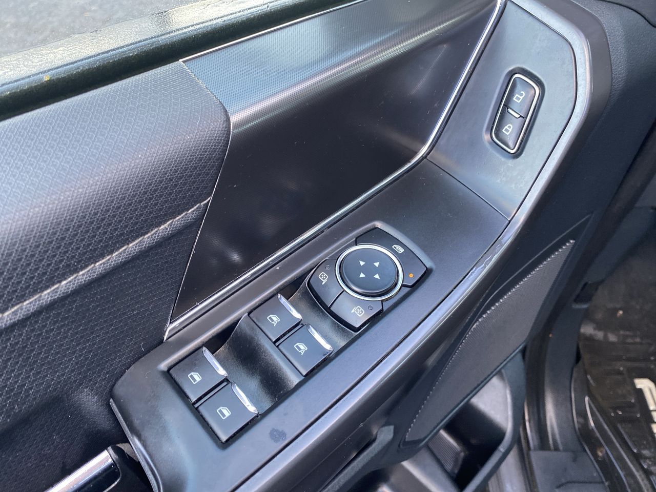 Ford F-150 — foto 23 de 35