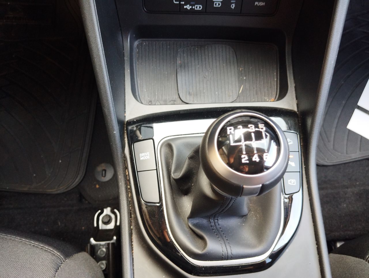 HYUNDAI - 30
