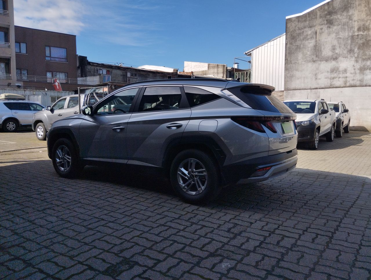 HYUNDAI - 7