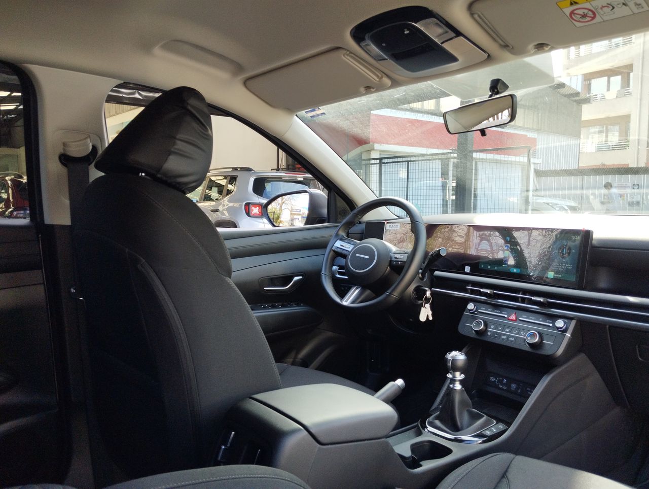 HYUNDAI - 16