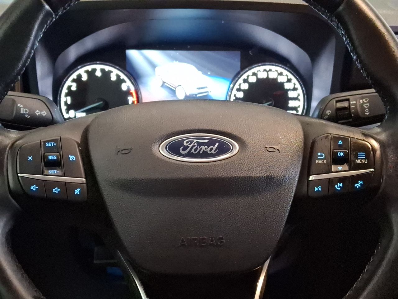 Ford Maverick — foto 26 de 35