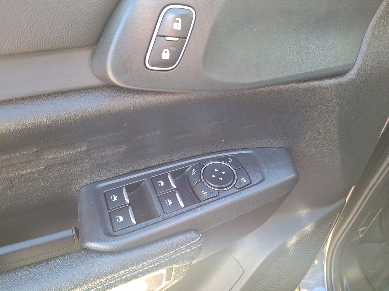 Ford Ranger — foto 23 de 35