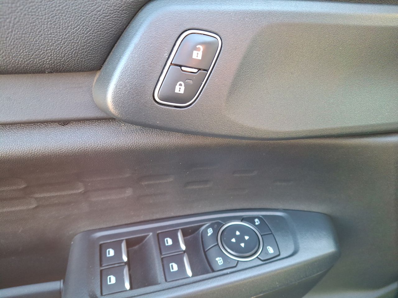 Ford Ranger — foto 23 de 35