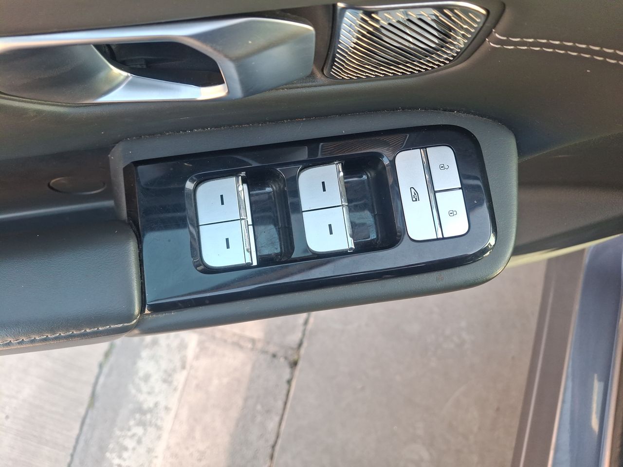 Volvo XC90 — foto 15 de 25