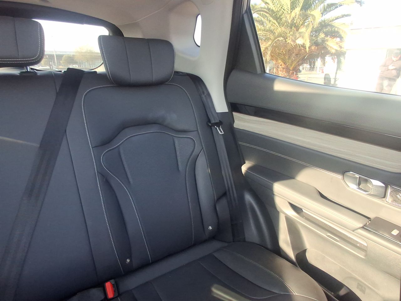 Volvo XC90 — foto 7 de 25