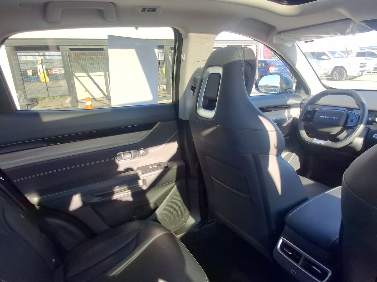 Volvo XC90 — foto 8 de 25