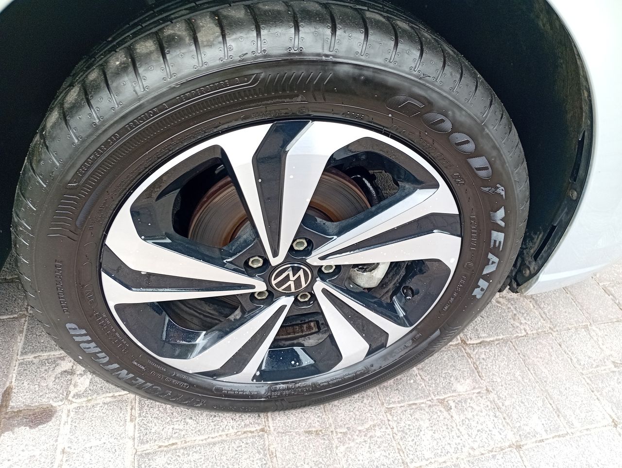 VOLKSWAGEN - 15