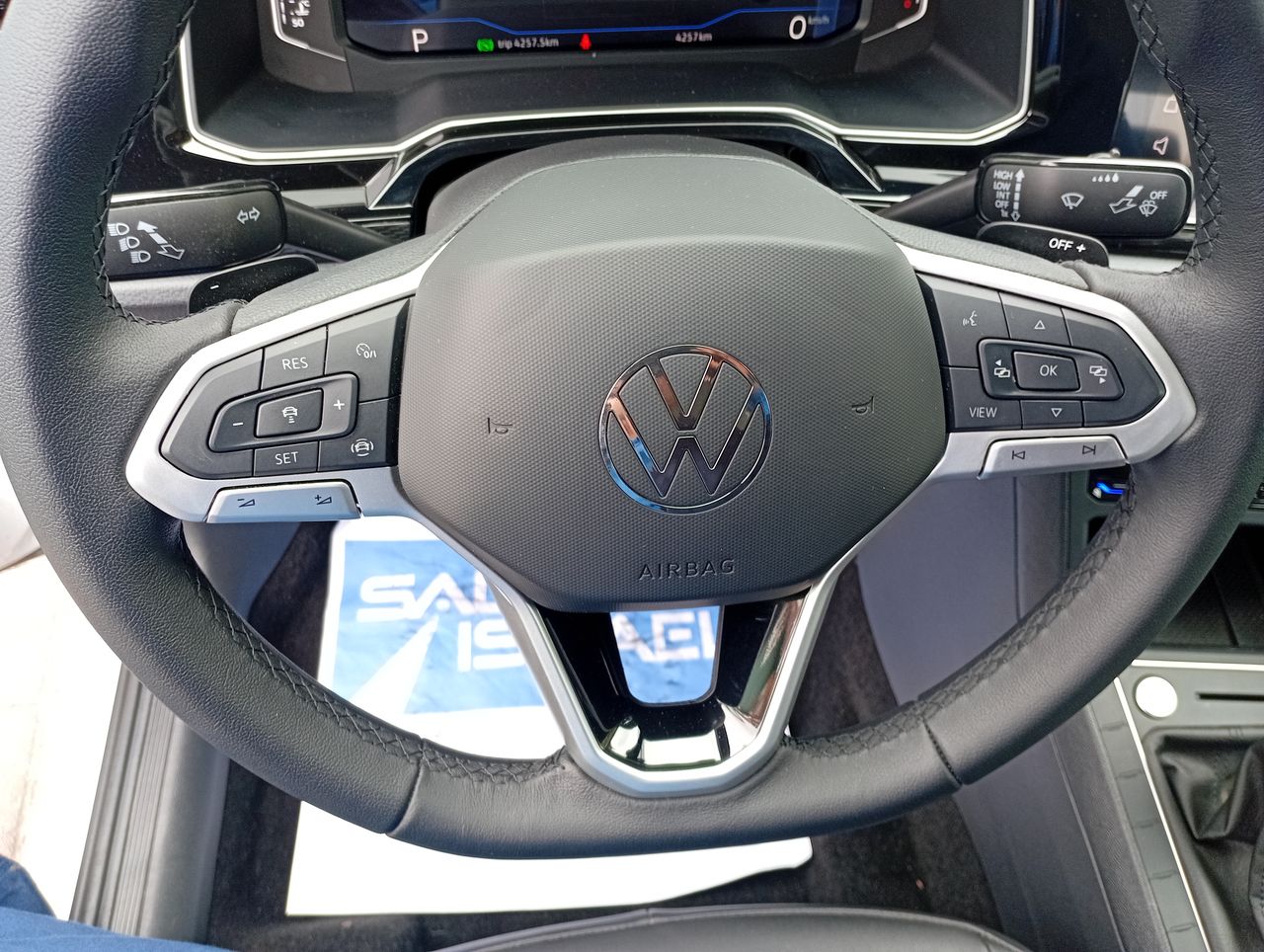 VOLKSWAGEN - 24