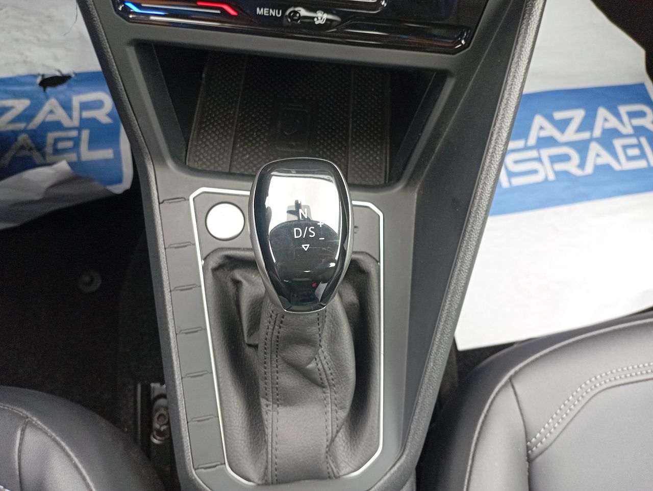 VOLKSWAGEN - 29