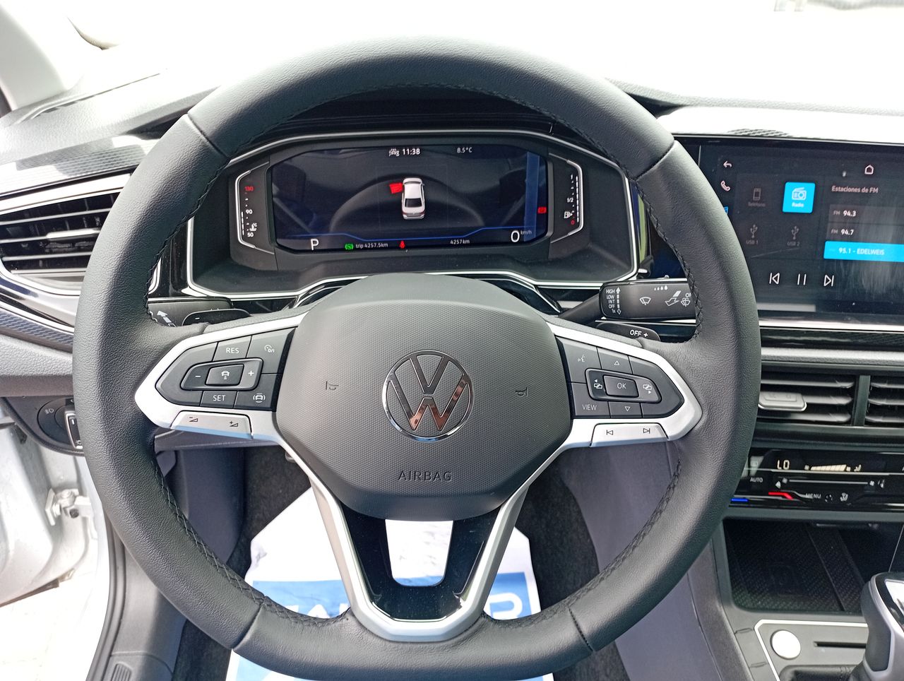 VOLKSWAGEN - 23