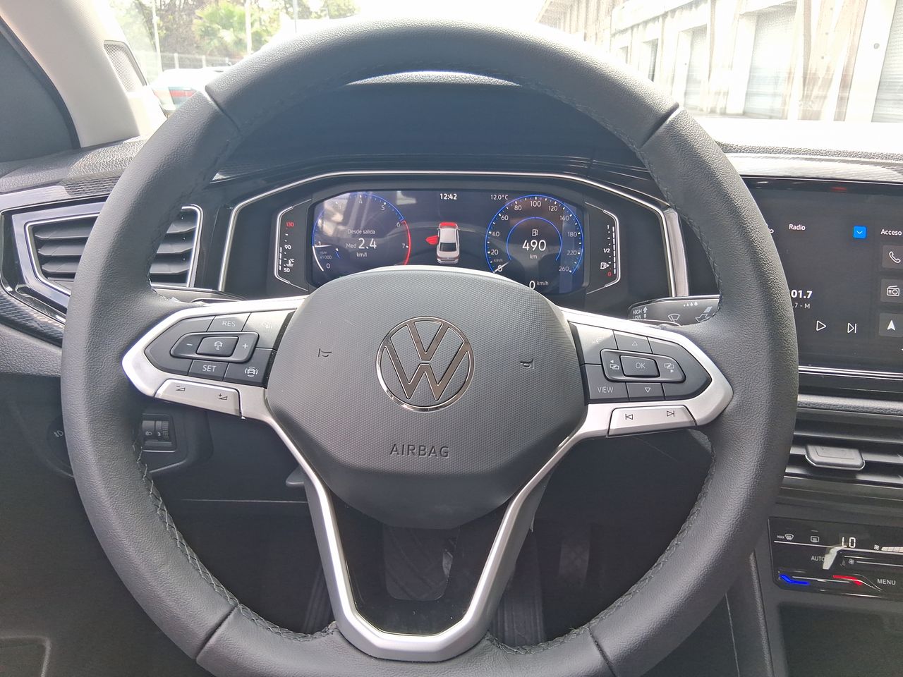 VOLKSWAGEN - 22