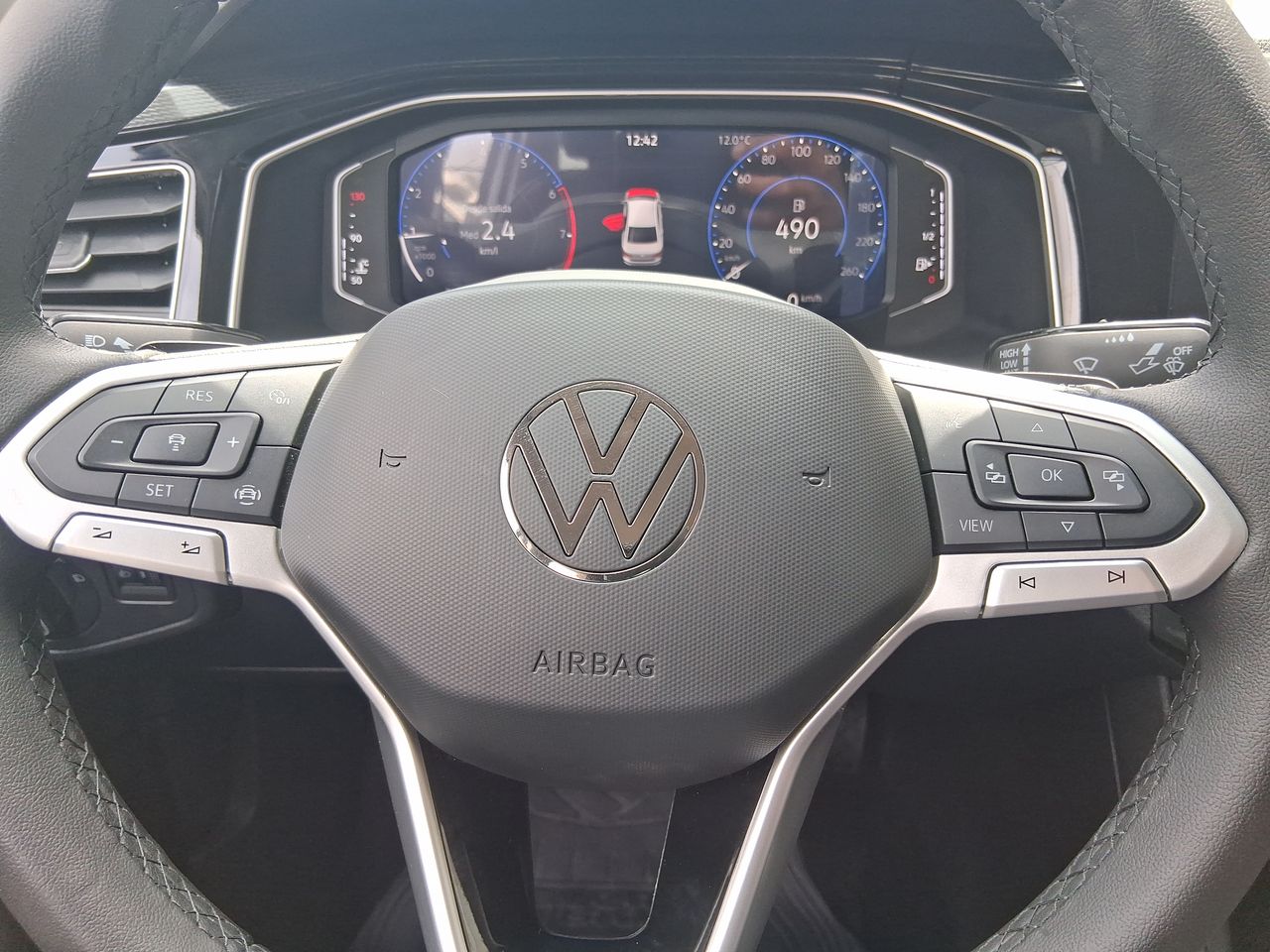 VOLKSWAGEN - 23