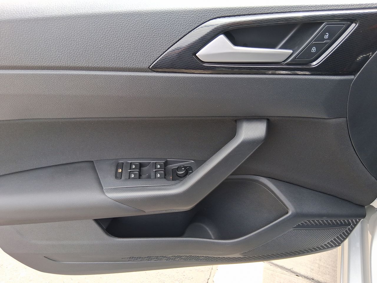 VOLKSWAGEN - 19