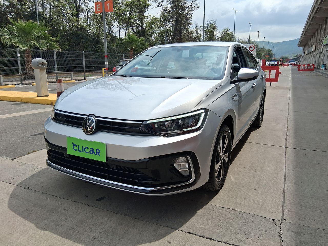 VOLKSWAGEN - 2
