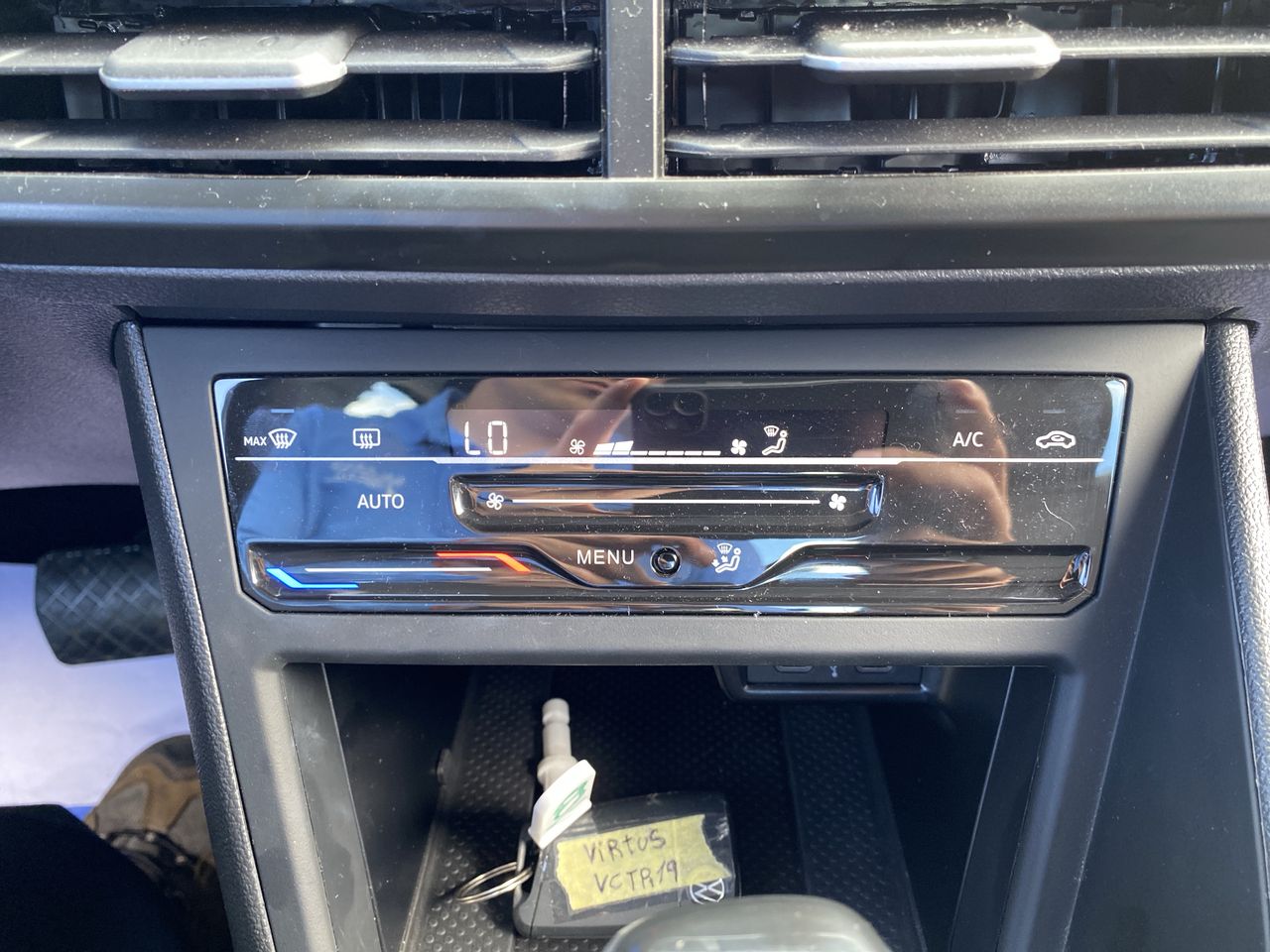 VOLKSWAGEN - 30