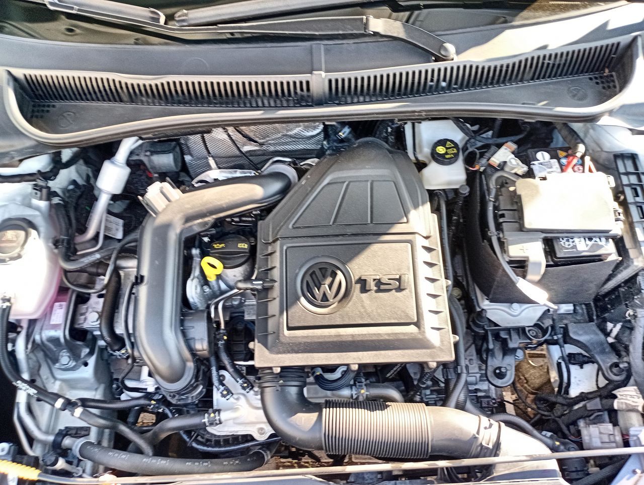 VOLKSWAGEN - 18