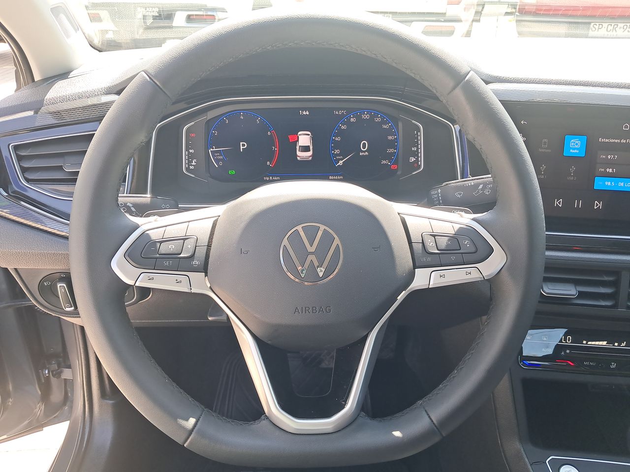 VOLKSWAGEN - 24