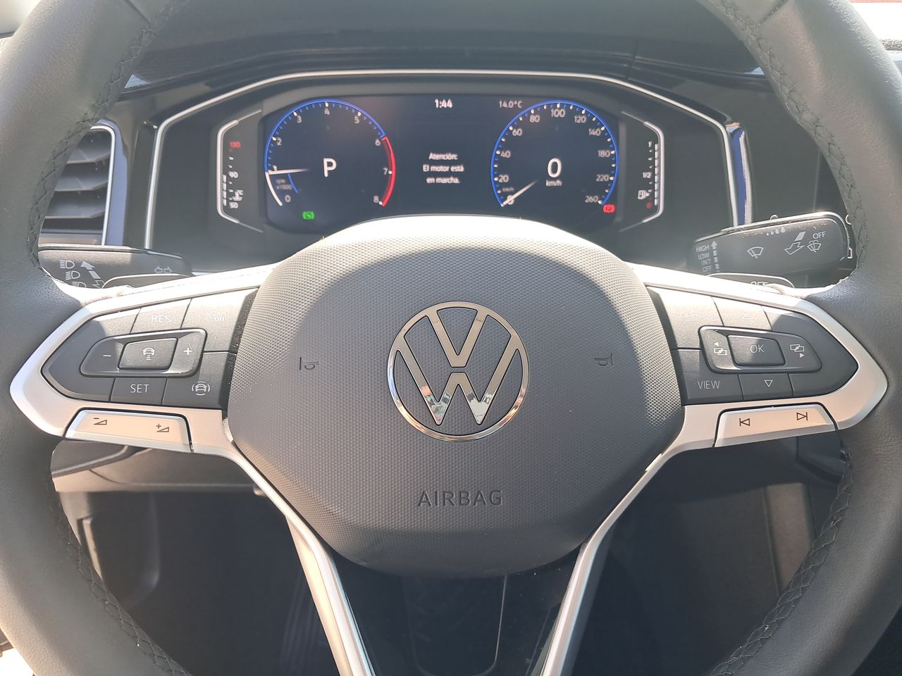 VOLKSWAGEN - 25