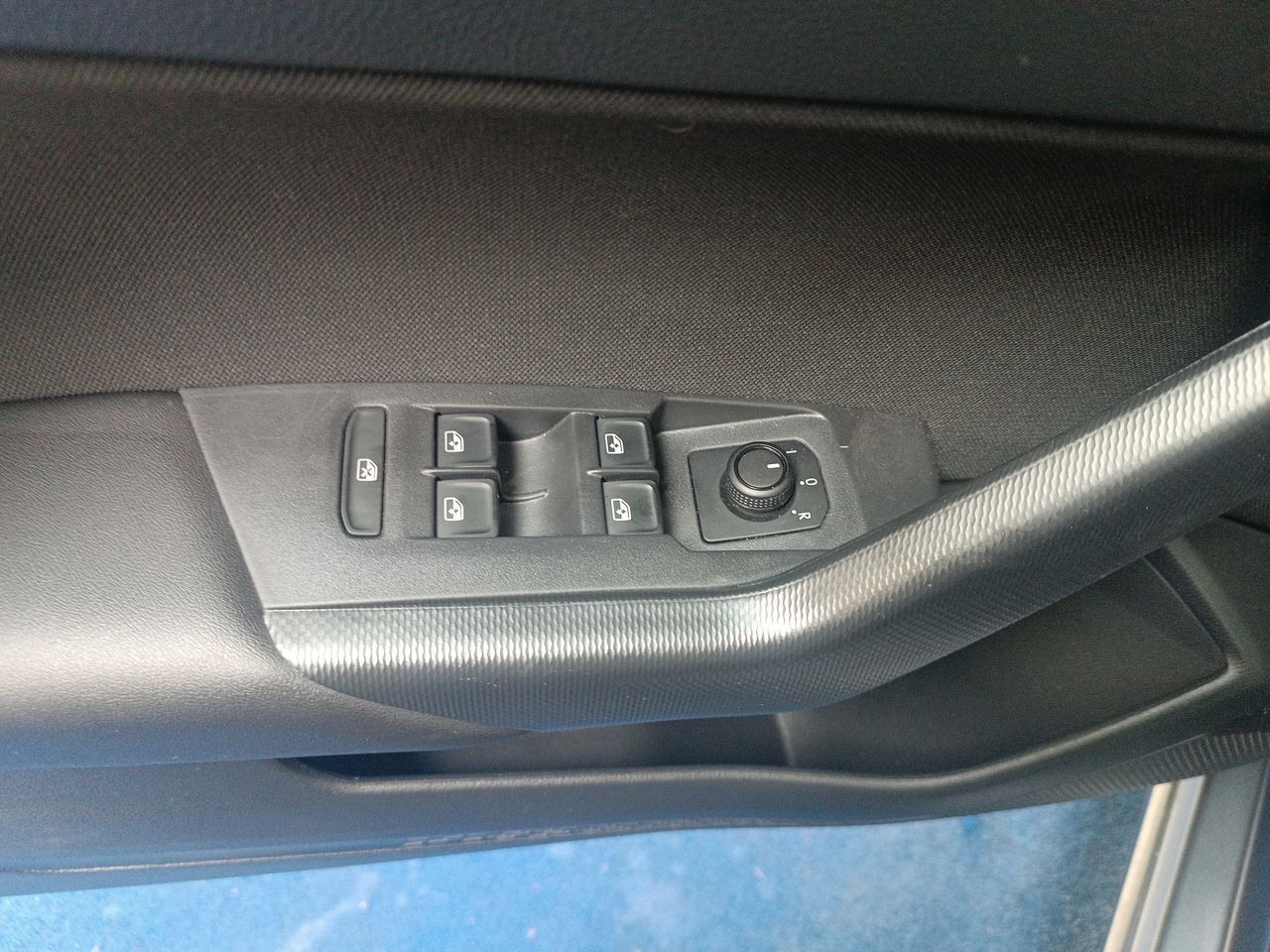VOLKSWAGEN - 23