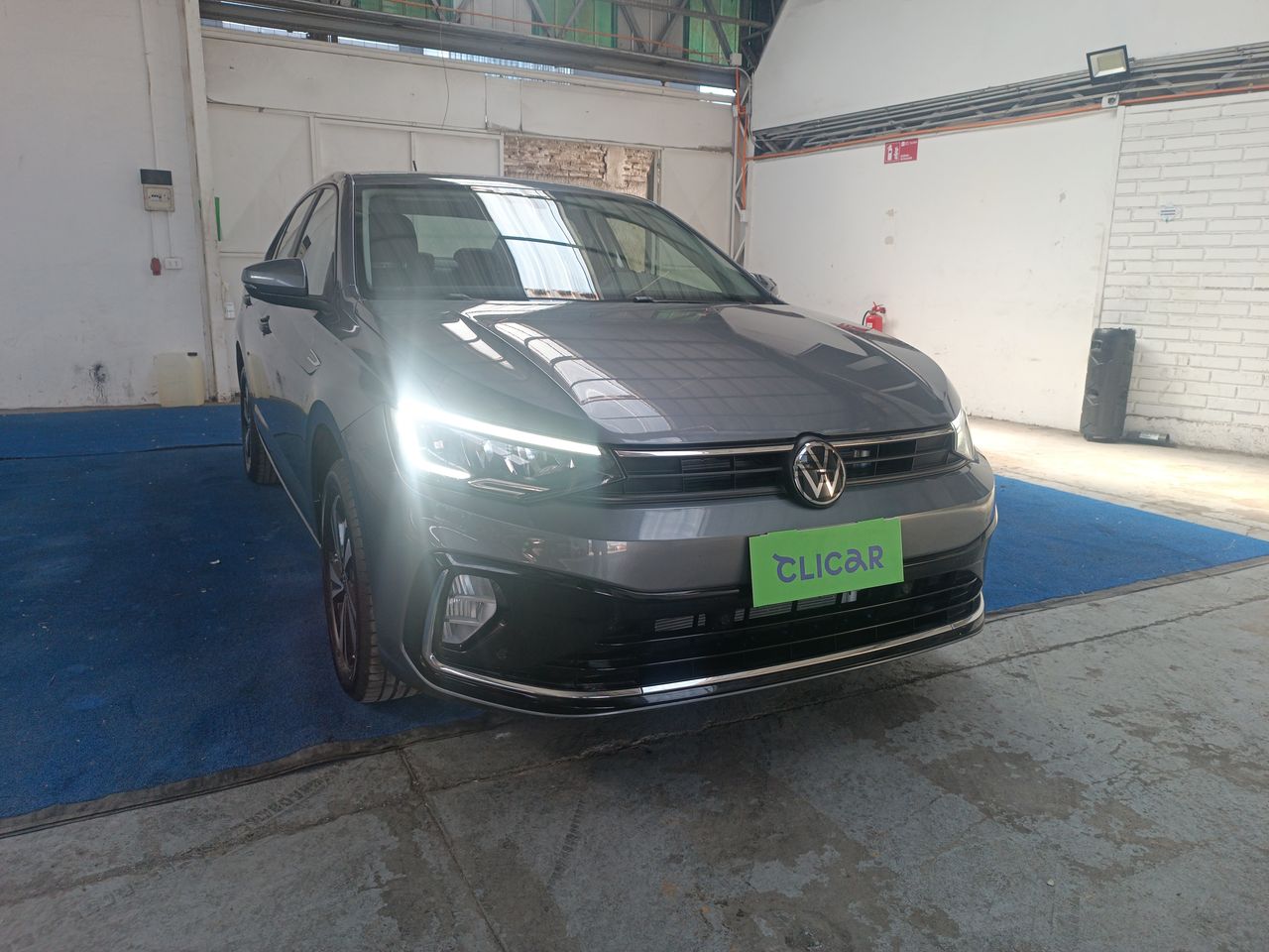 VOLKSWAGEN - 1
