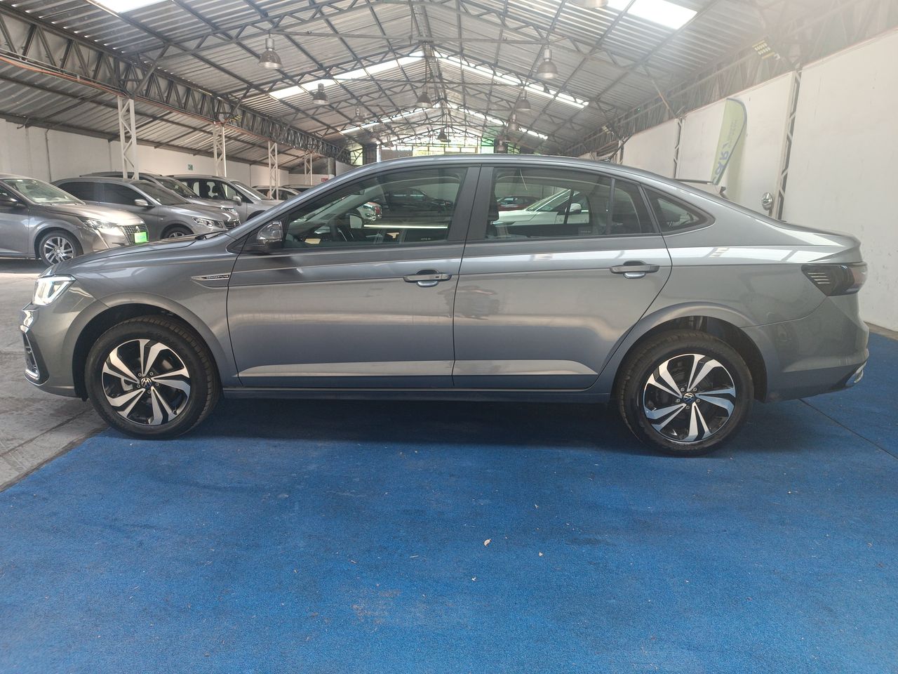 VOLKSWAGEN - 4
