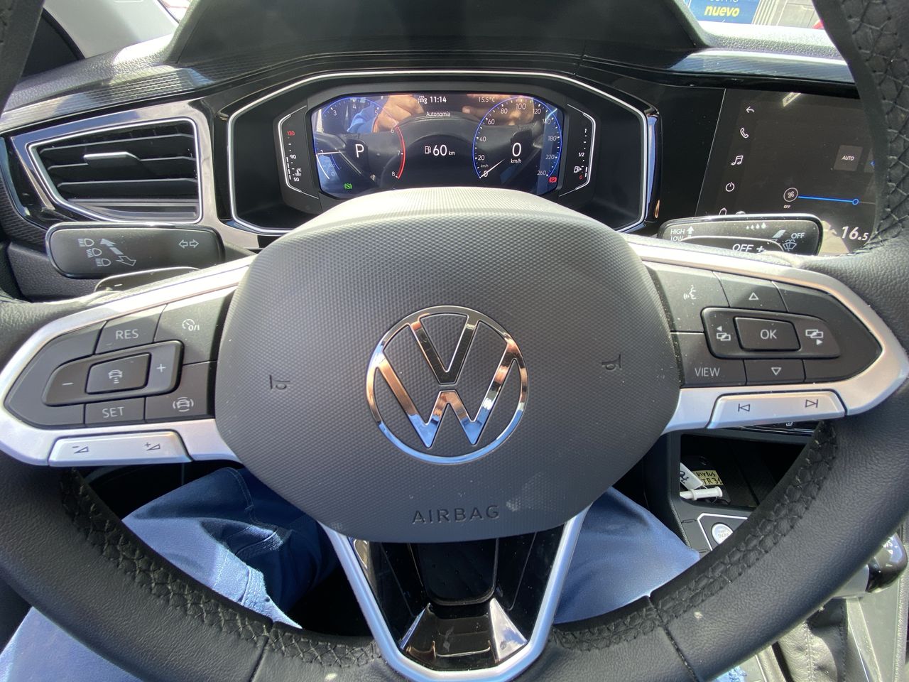 VOLKSWAGEN - 26