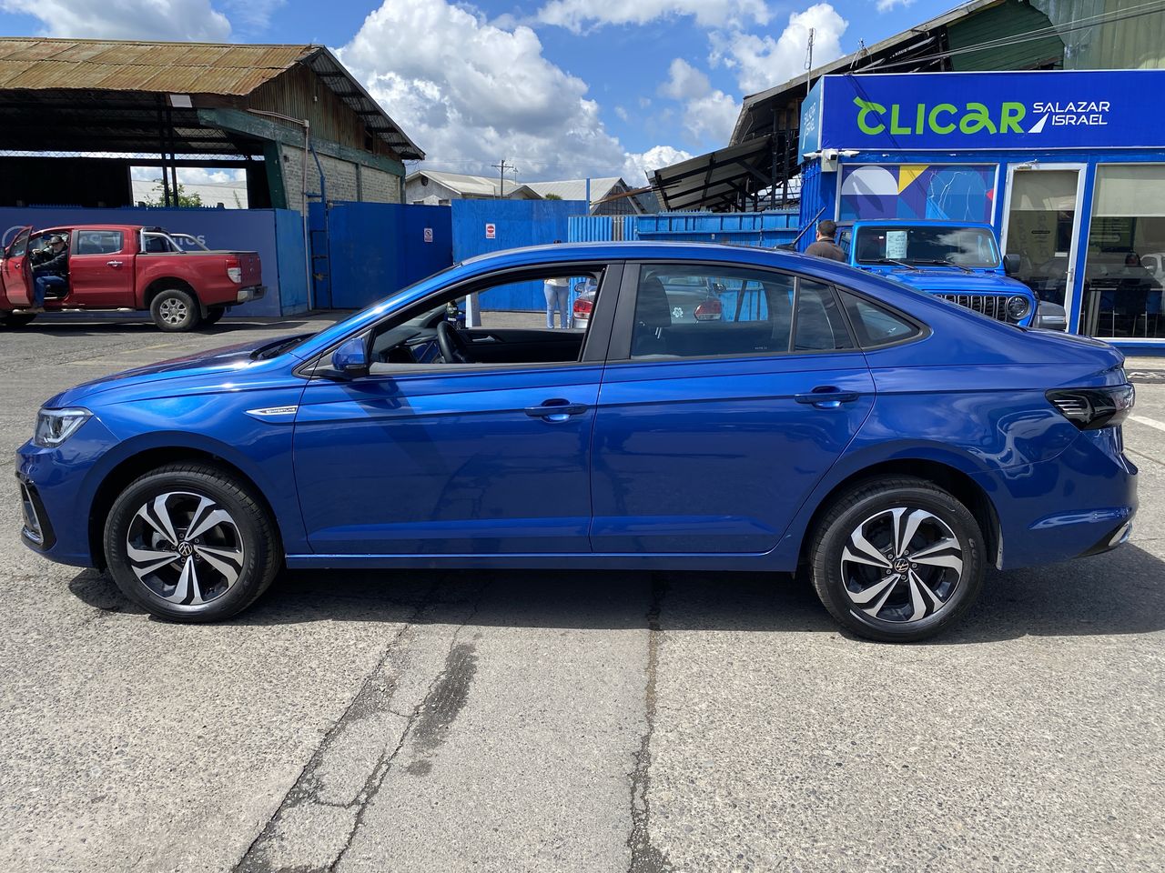 VOLKSWAGEN - 4
