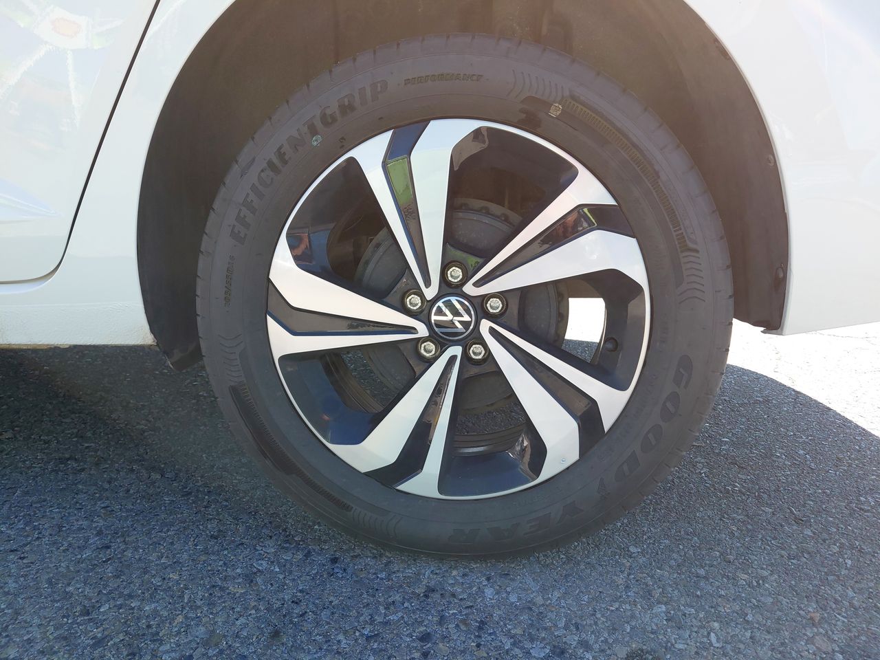 VOLKSWAGEN - 15