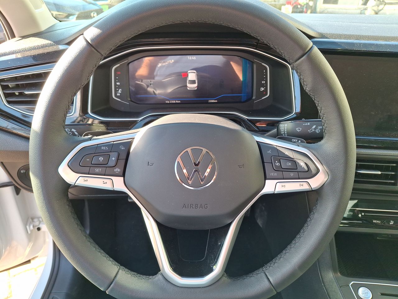 VOLKSWAGEN - 24
