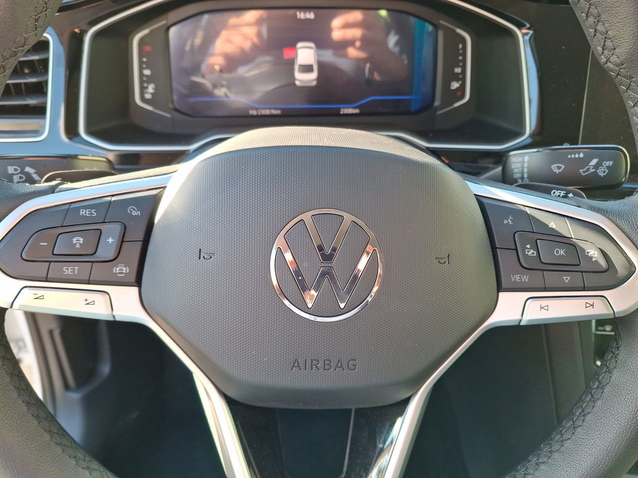VOLKSWAGEN - 25