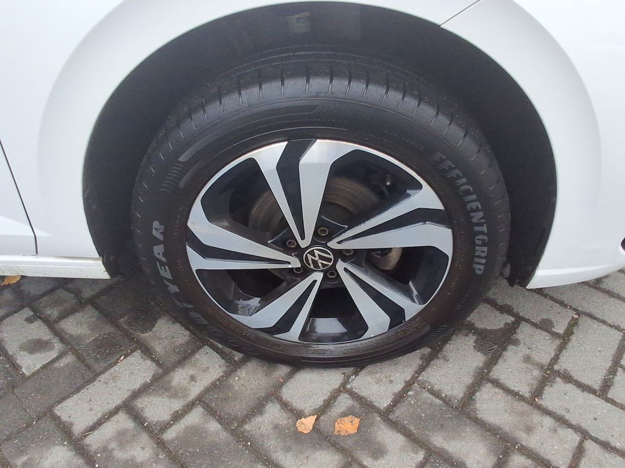 VOLKSWAGEN - 9
