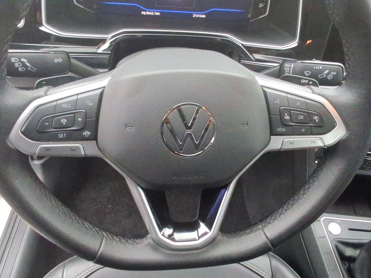 VOLKSWAGEN - 18