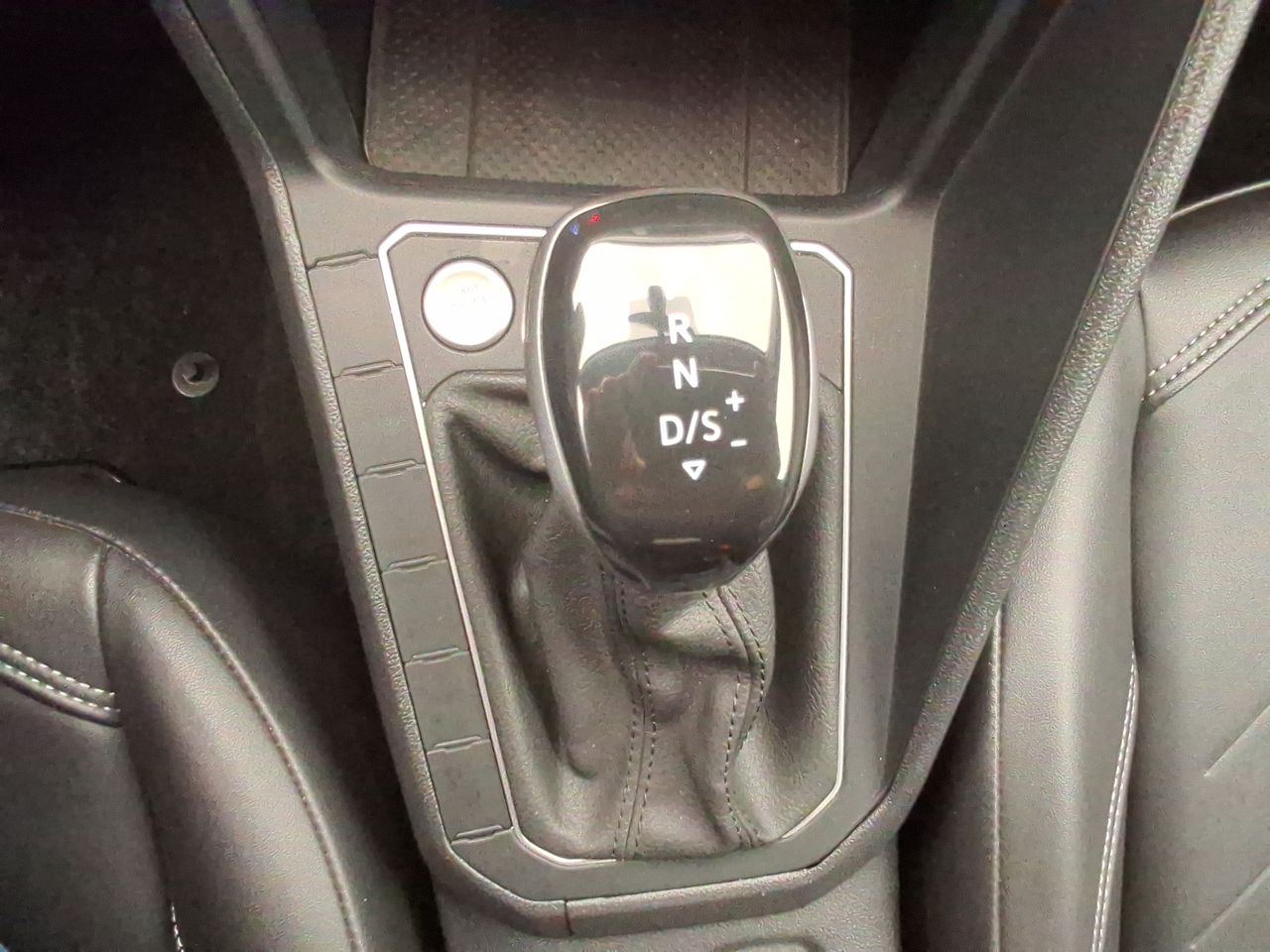 VOLKSWAGEN - 23