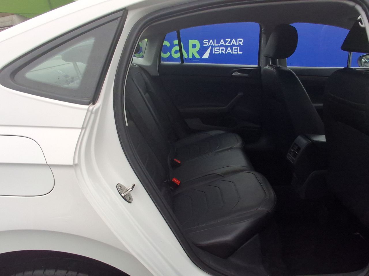 VOLKSWAGEN - 26