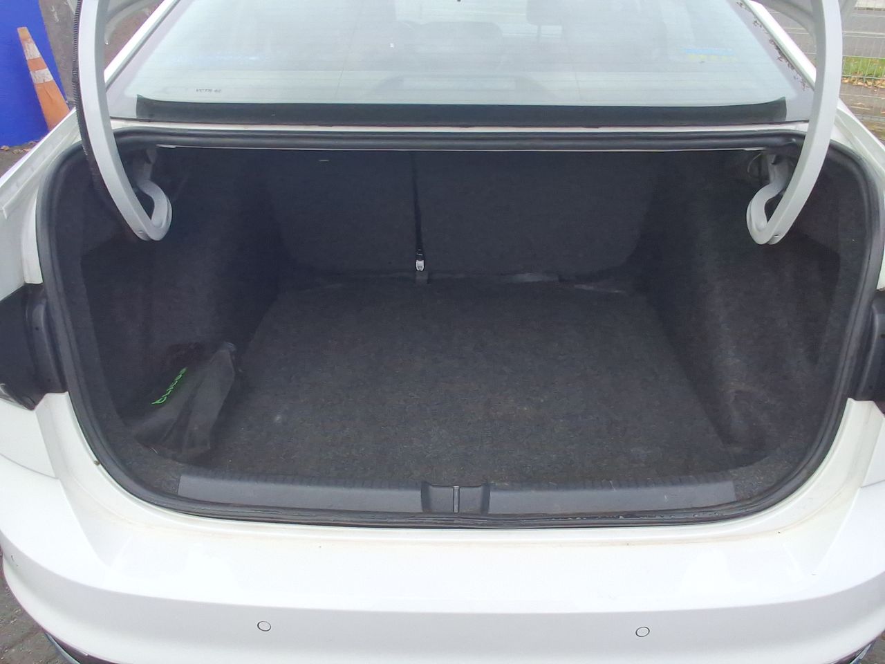 VOLKSWAGEN - 13