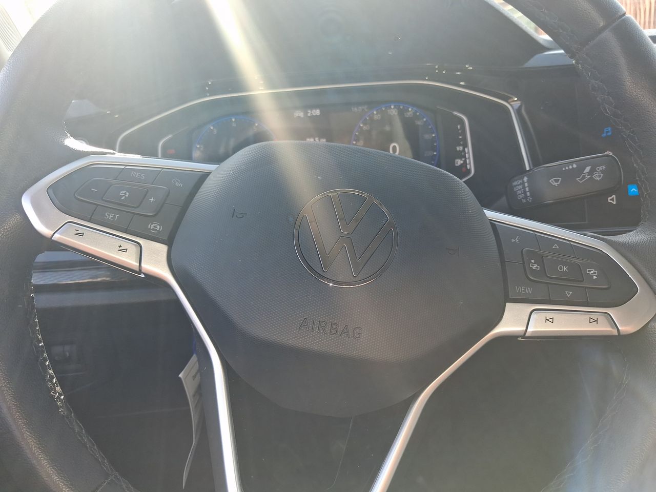 VOLKSWAGEN - 17