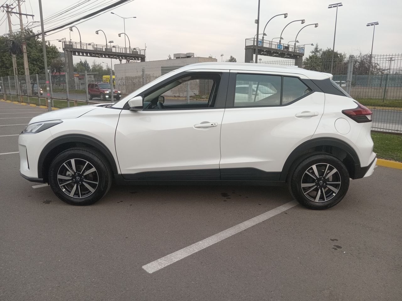 NISSAN - 4