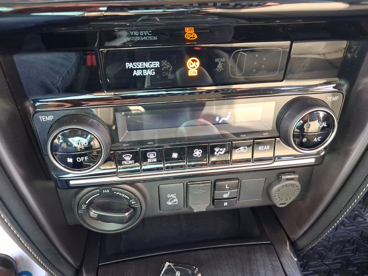 TOYOTA - 29
