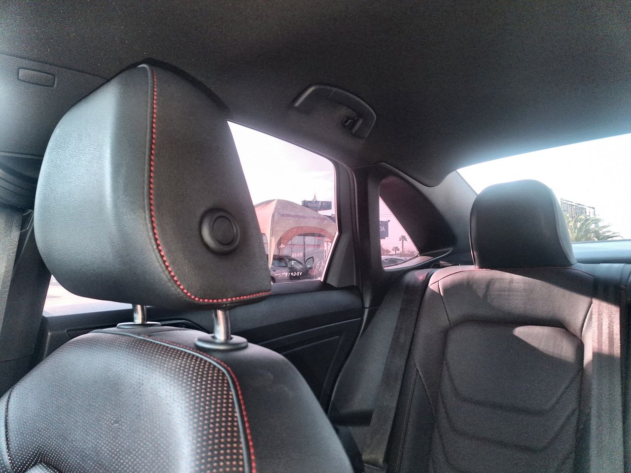 Volkswagen Jetta — foto 13 de 30