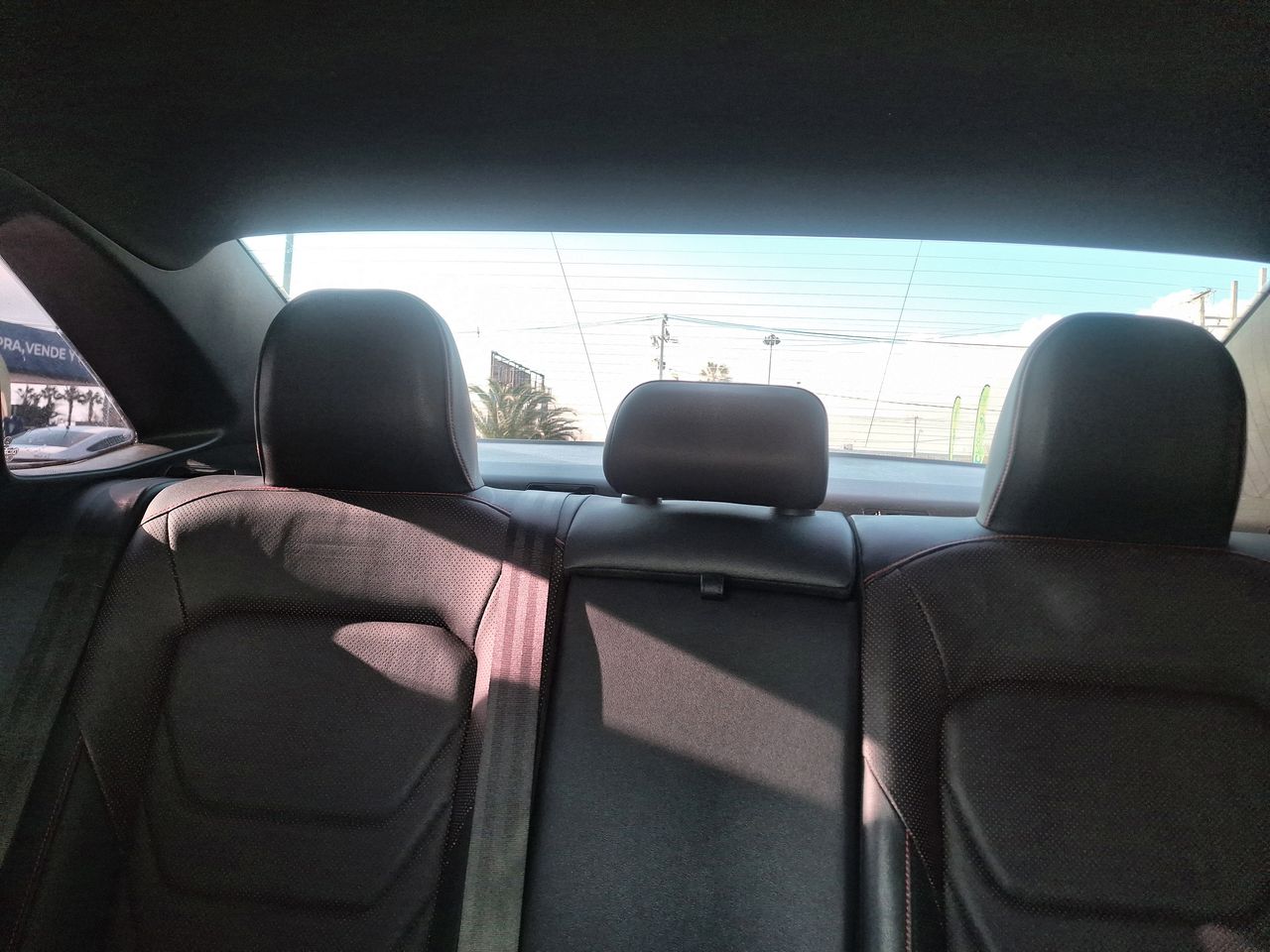Volkswagen Jetta — foto 14 de 30